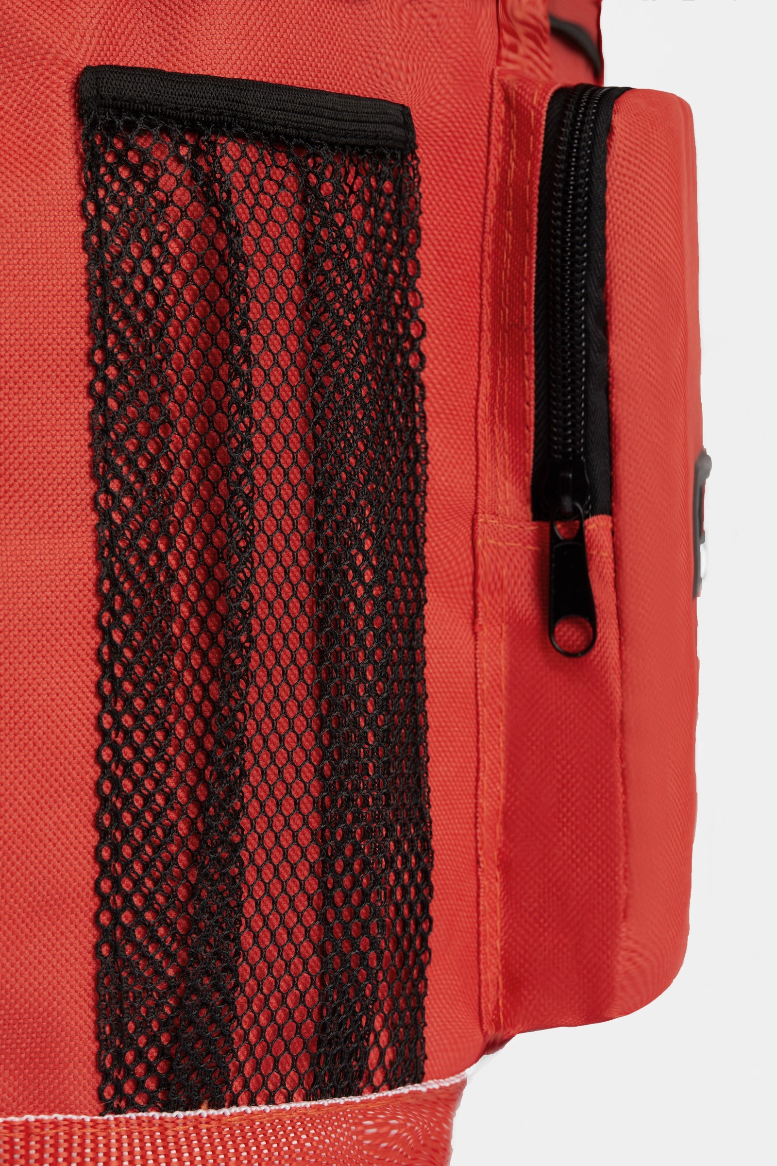 Pack shot 3