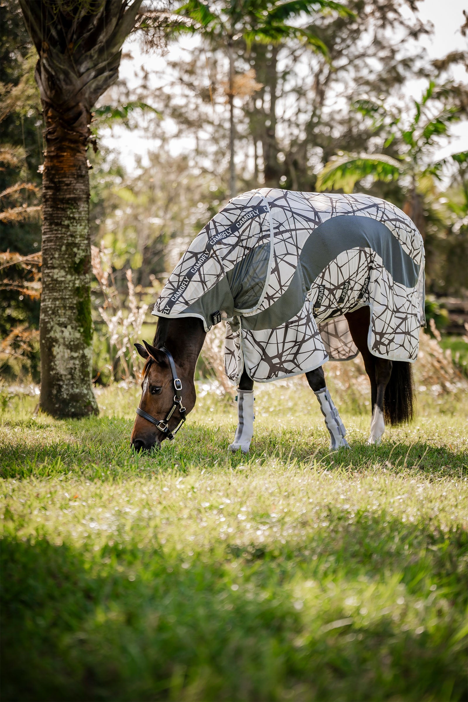 Horseware Amigo CamoFly fluedekken med avtakbar nakkedel Dekken
