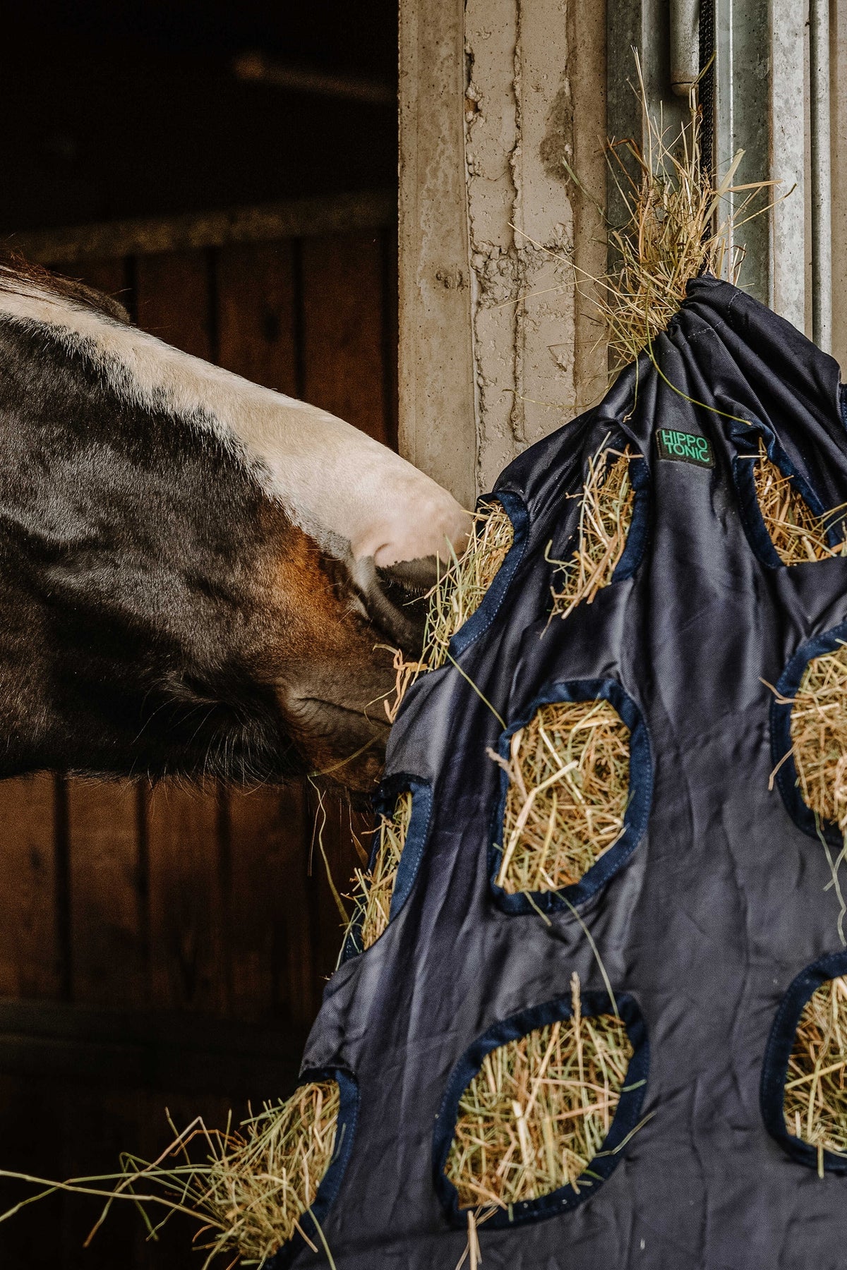 HIPPOTONIC Hay Bag With Holes (80cm) Horse Feeders & Waterers