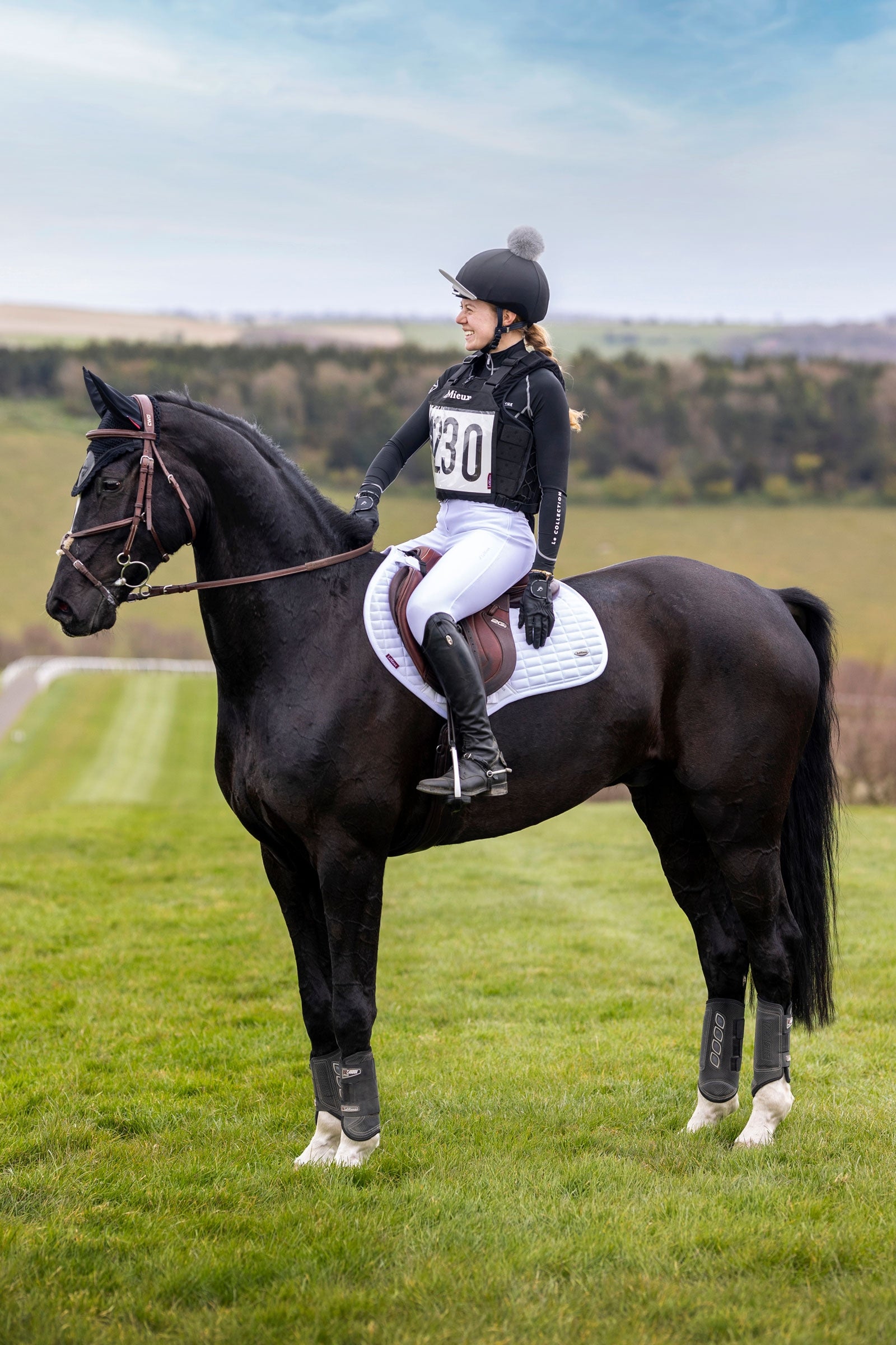 LeMieux Self-Cool Close Contact Saddle Pad Saddle Pads