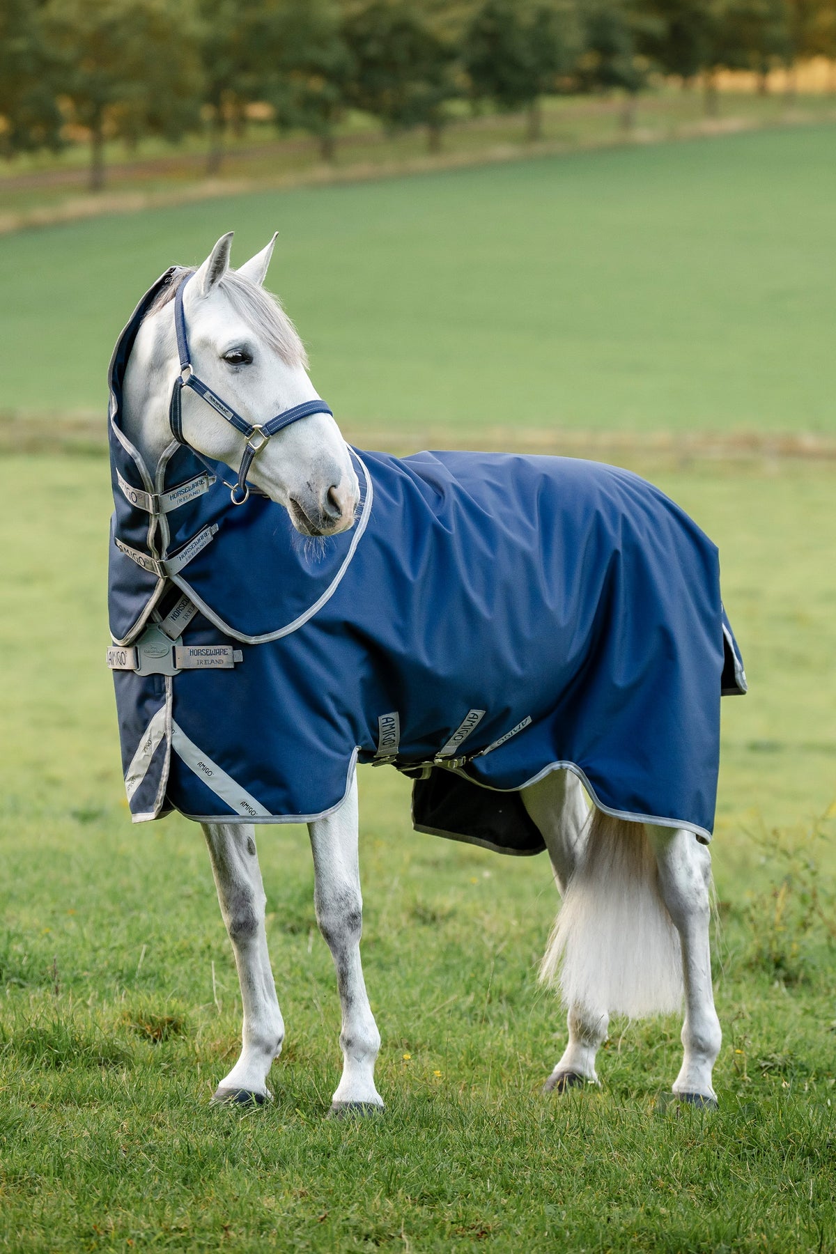 Horseware Amigo 1200D FieldSafe Plus utedekken med avtakbar halsdel, 50 g Dekken