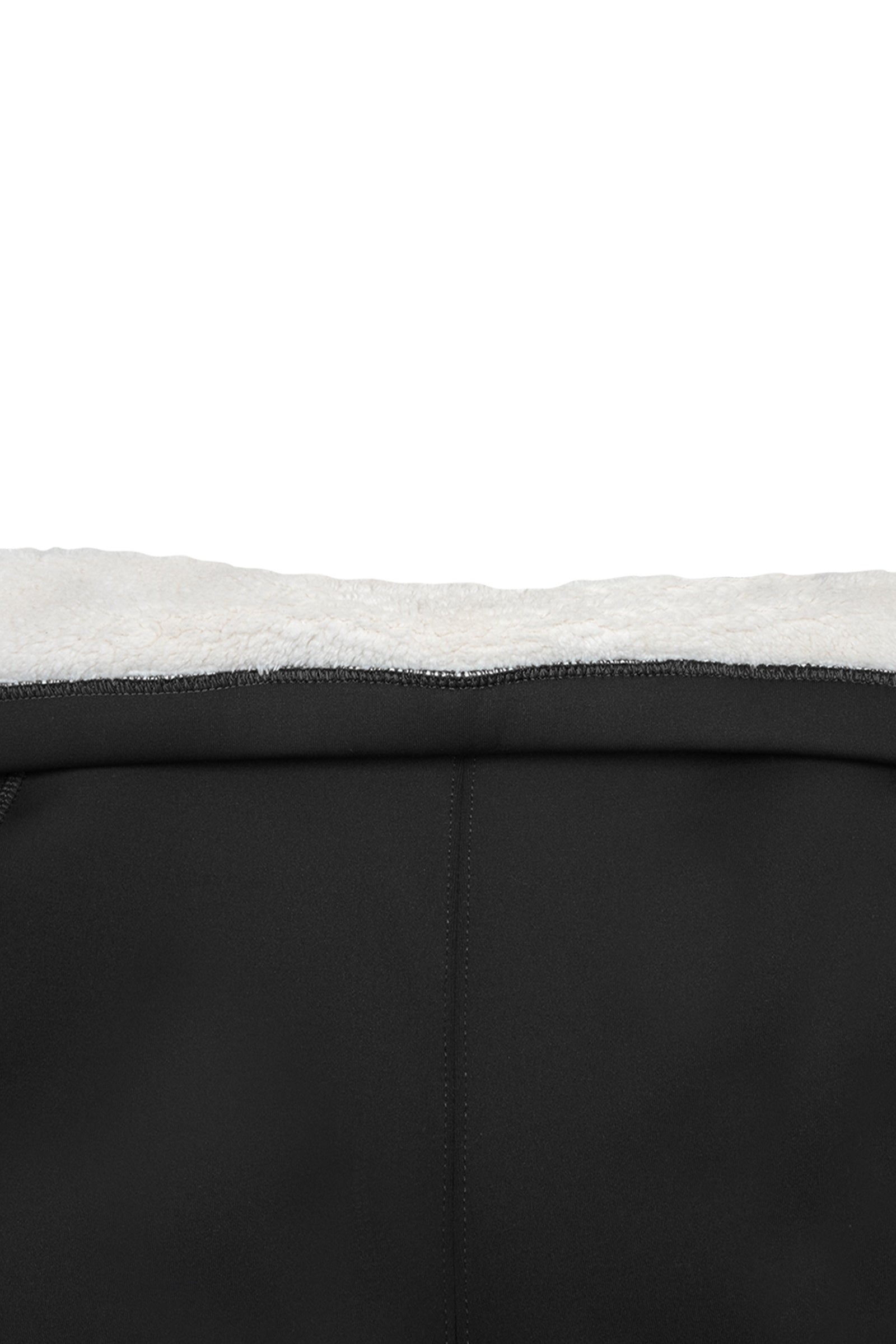Pack shot 4