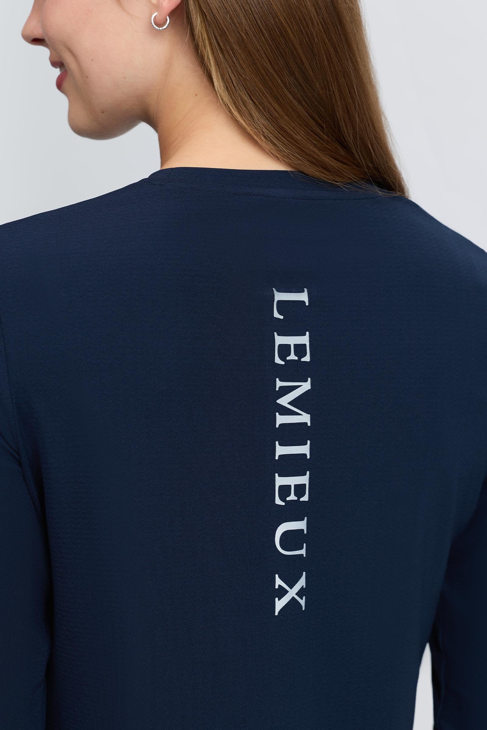Model shot 4