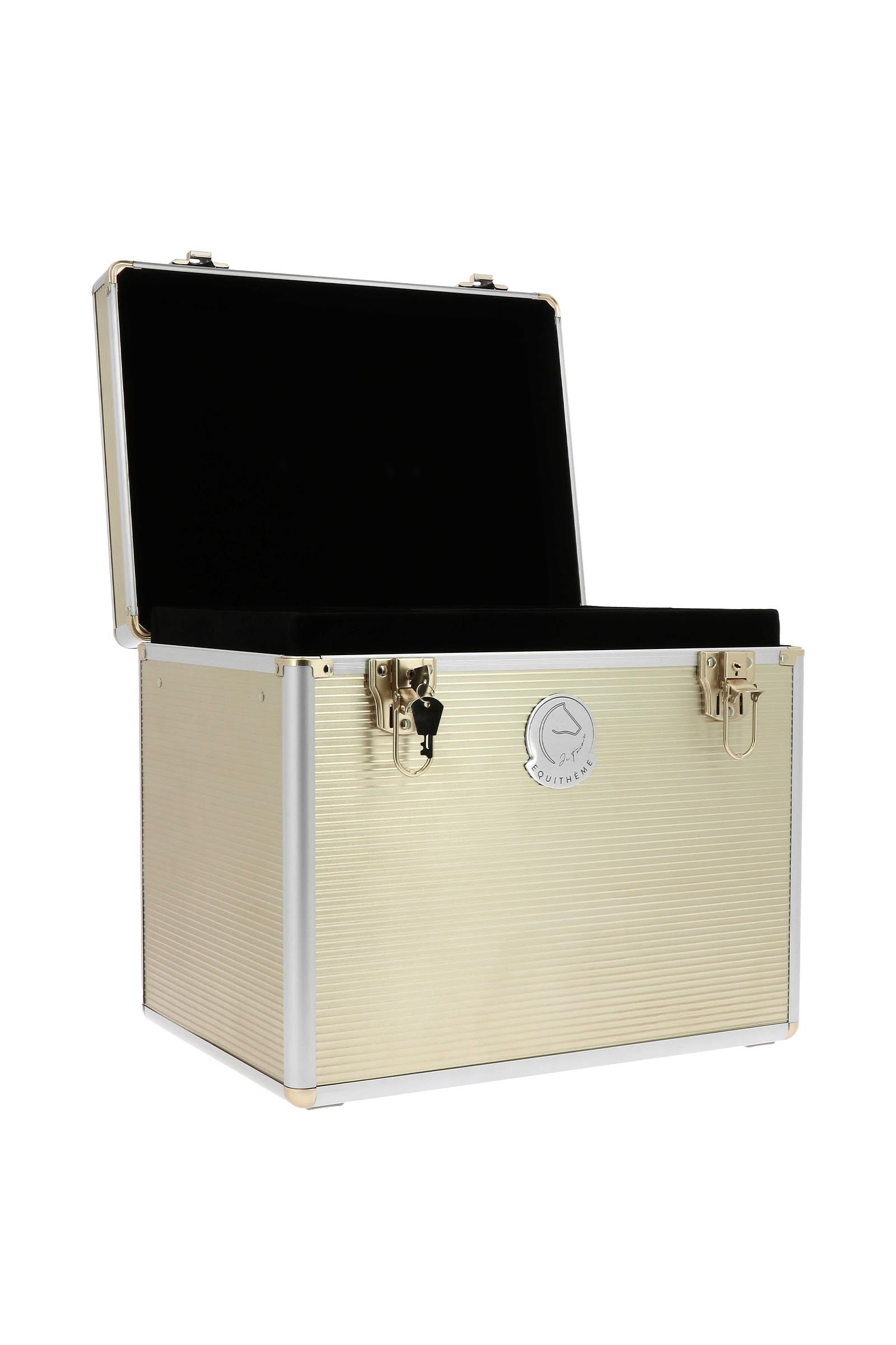 EQUITHÈME Je t'aime Grooming Box Horse Grooming Tools