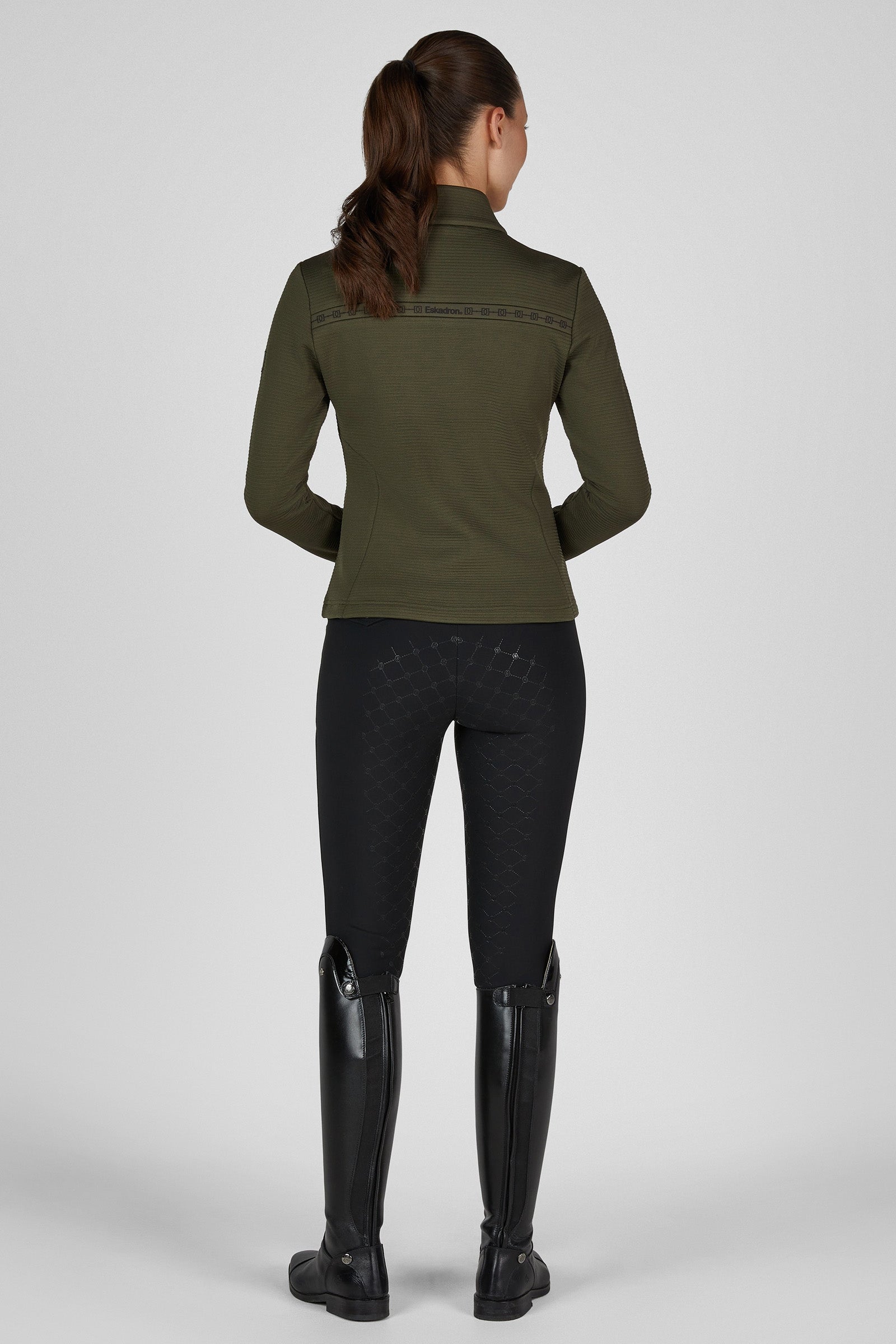 Model shot 6