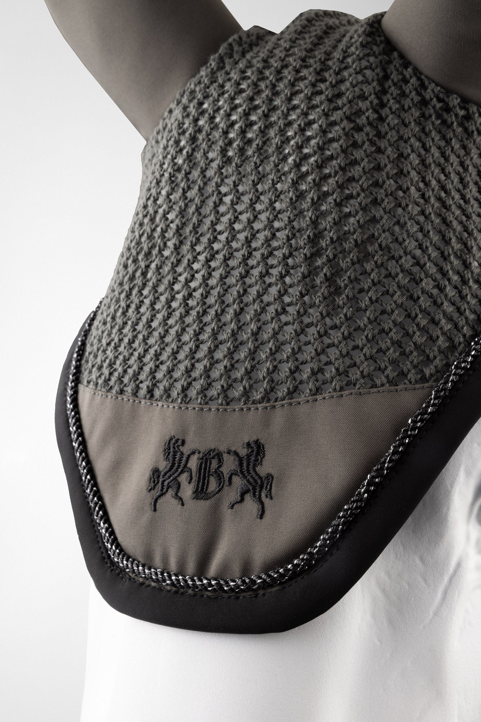 B Vertigo Onyx Noise Absorbing Fly Hood Saddle Pads